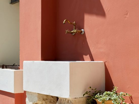 Petra Country House: il fascino di un soggiorno tra cultura e silenzio per chi scrive, crea e sogna